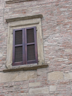 Casa a schiera in piazza Damiani